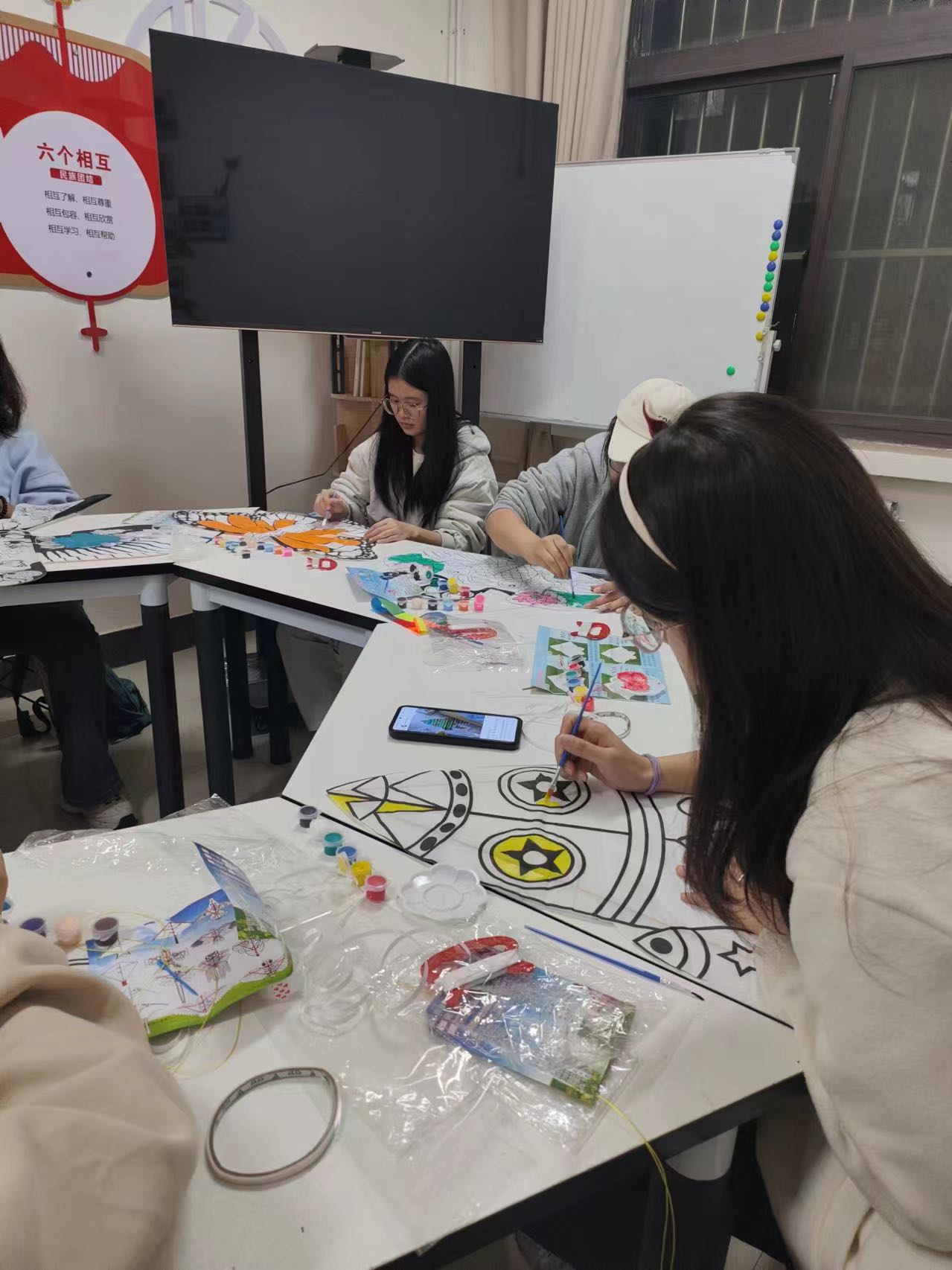 “一站式”學生社區(qū) 我校組織學生開展紙鳶藝術(shù)體驗活動，促進文化藝術(shù)交流