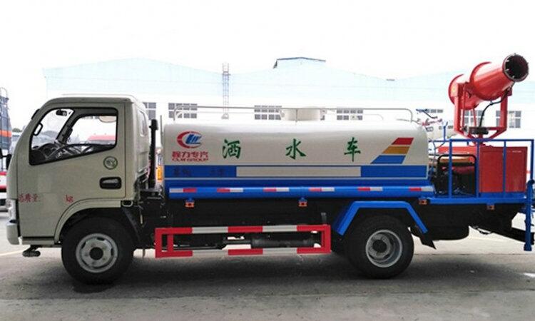 金寨縣環(huán)衛(wèi)車輛升級 大容量消防灑水車與高效壓縮垃圾車協(xié)同作戰(zhàn)