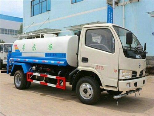 鶴崗霧炮灑水車價格與黑龍江灑水車經(jīng)銷商選擇指南